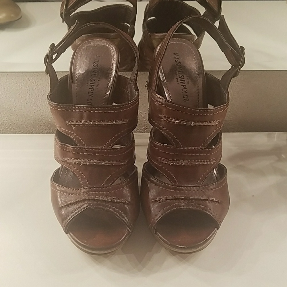 Heels - Picture 2 of 7